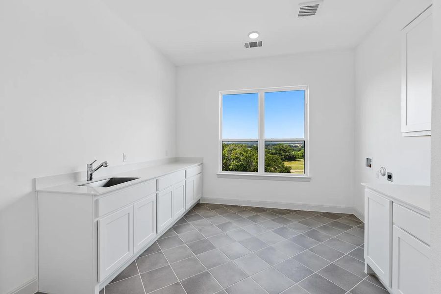 Sommerville H laundry room