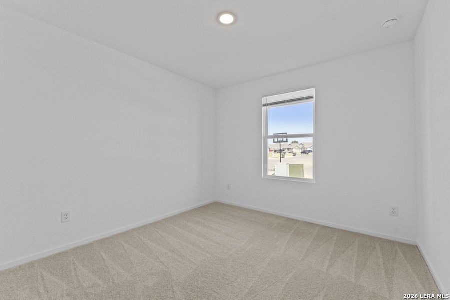 Spacious, unfurnished interior of a new home in Friendship Oaks, Fredericksburg (Image 14).