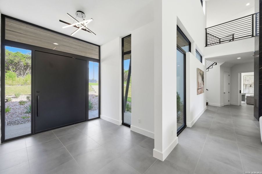 Spacious, unfurnished interior of a new home in , San Antonio (Image 23).