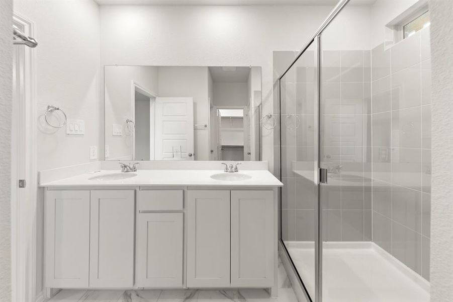 22. 3118 Yellow Pine - Bath (4)