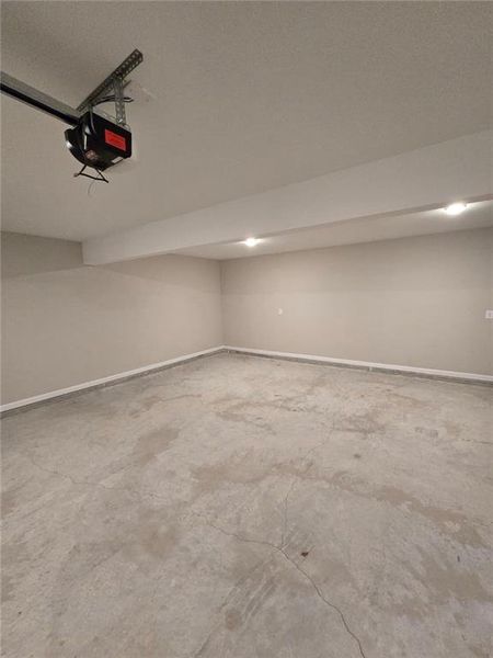 Spacious, unfurnished interior of a new home in , Jefferson (Image 20).