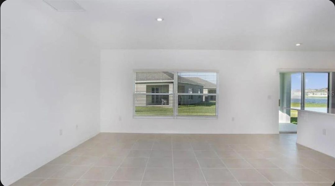 Spacious, unfurnished interior of a new home in Firethorn, Parrish (Image 6).