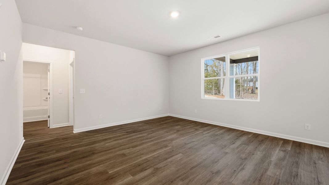 Representative unfurnished interior of a home built from the Hayden by D.R. Horton in Jackson Landing, Jefferson (Image 17).