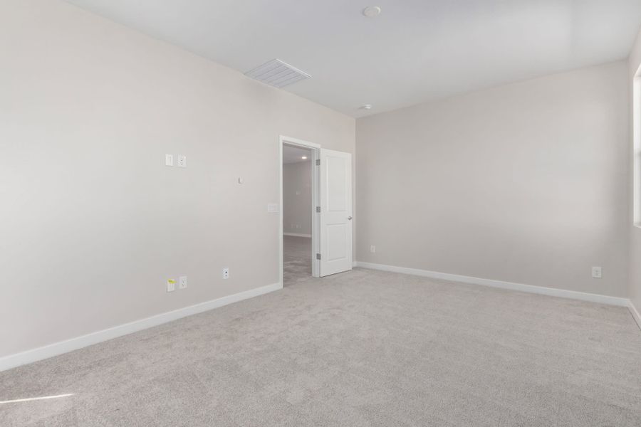 Spacious, unfurnished interior of a new home in Sunrise, Surprise (Image 20).