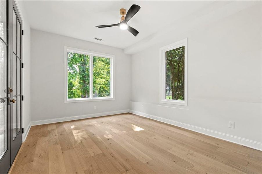 Spacious, unfurnished interior of a new home in , Atlanta (Image 18).