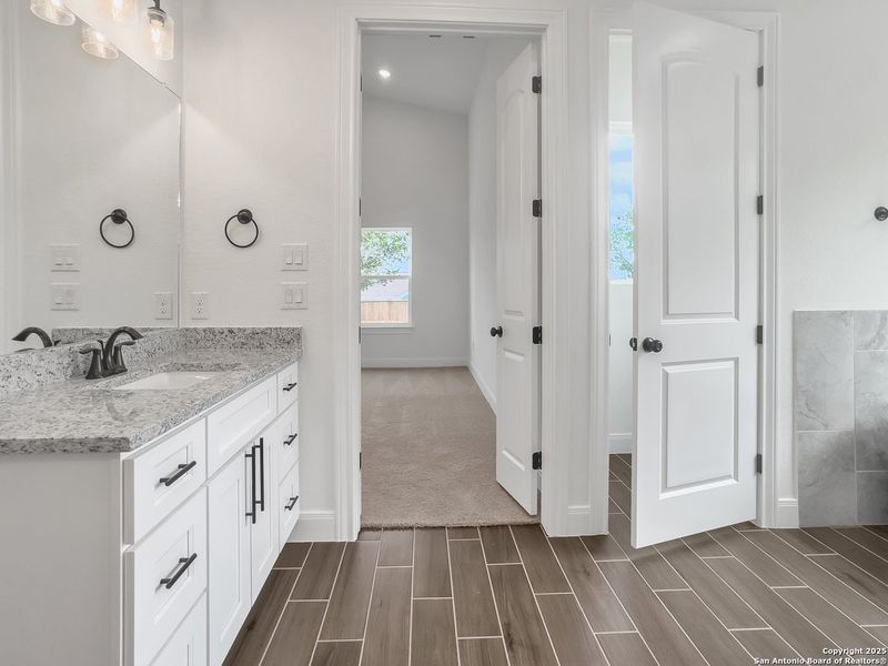Furnished interior view inside a new home in , Blanco (Image 4).
