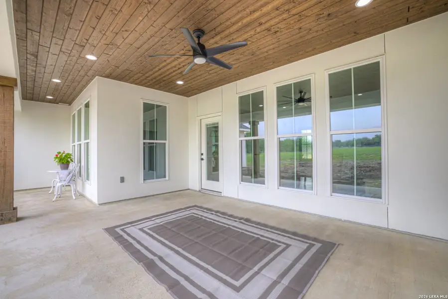 Exterior details and patio area of a home in , Seguin (Image 4).