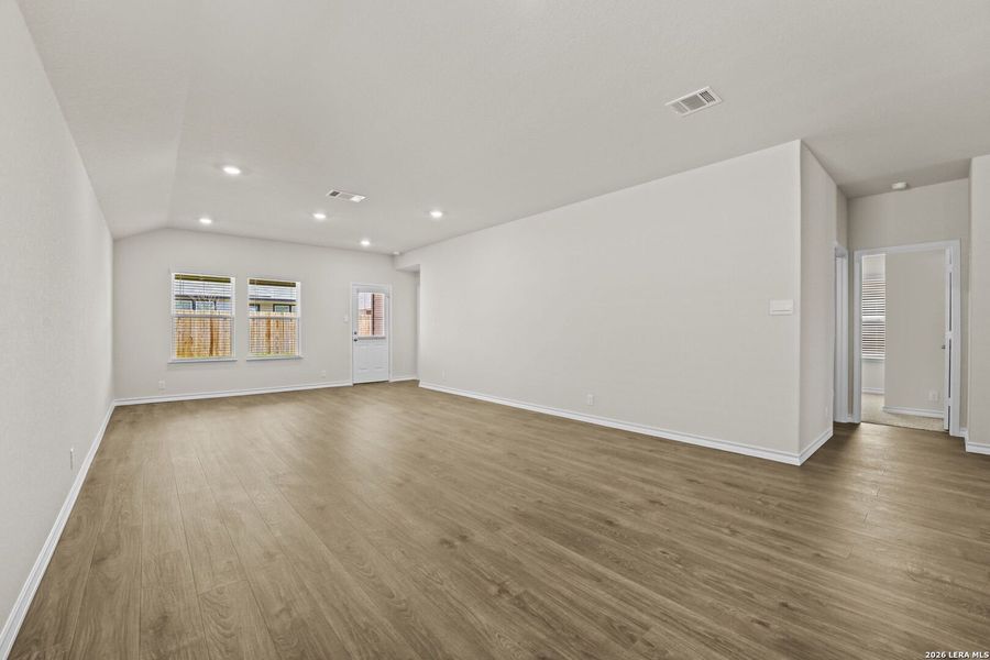 Spacious, unfurnished interior of a new home in Brookstone Creek, San Antonio (Image 27).