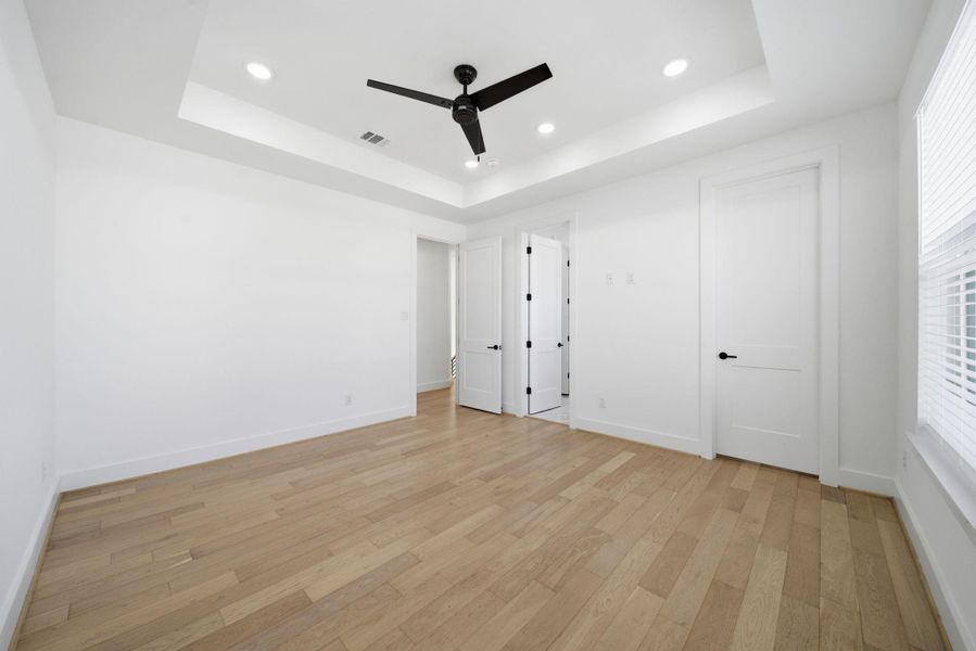 Spacious, unfurnished interior of a new home in , Houston (Image 15).