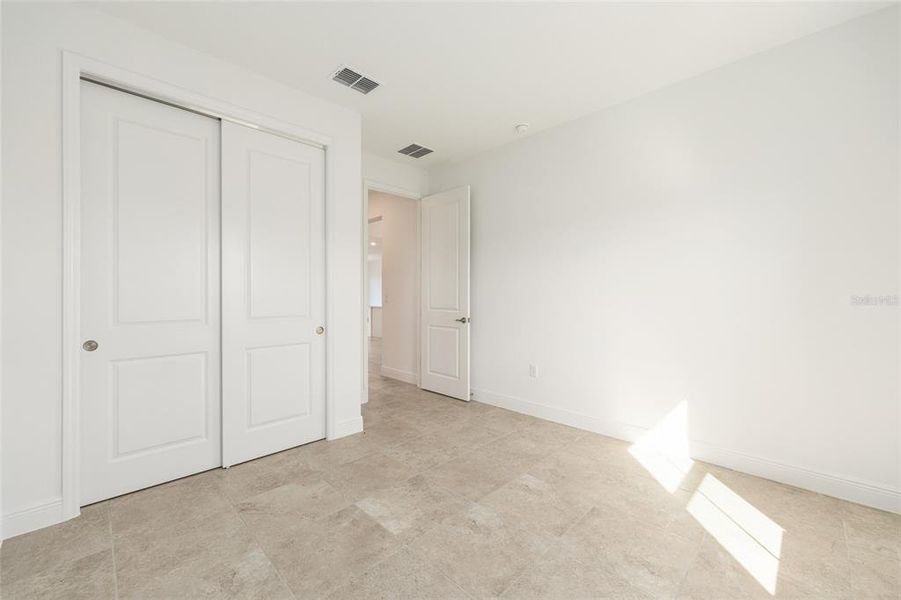 Spacious, unfurnished interior of a new home in , Ocala (Image 35).