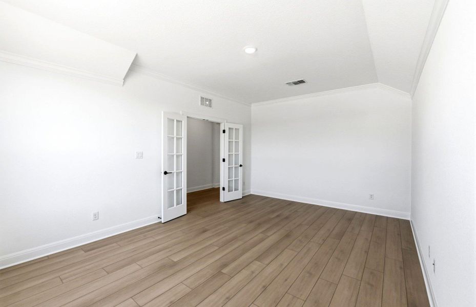 Spacious, unfurnished interior of a new home in West Cypress Hills, Spicewood (Image 19).