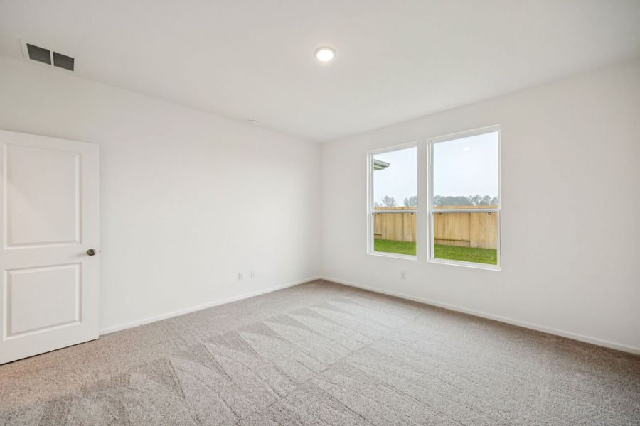 Spacious, unfurnished interior of a new home in Montgomery Bend, Montgomery (Image 19).