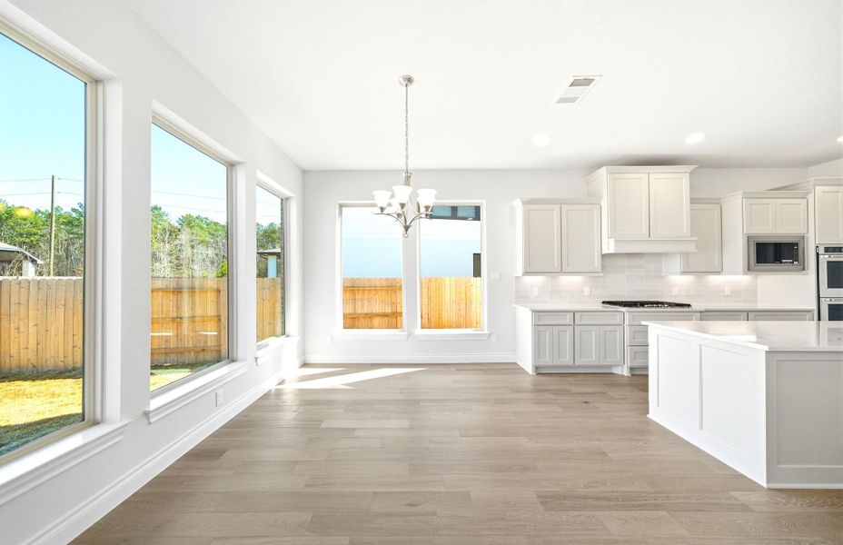 Spacious, unfurnished interior of a new home in Artavia 70′, Conroe (Image 19).