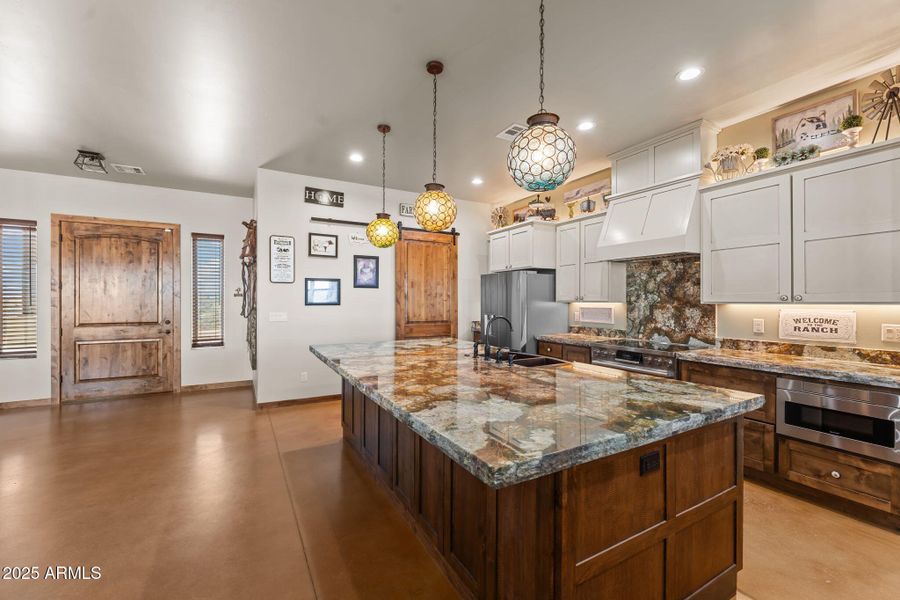 9-web-or-mls-DSC09176 9-web-or-mls-DSC09176