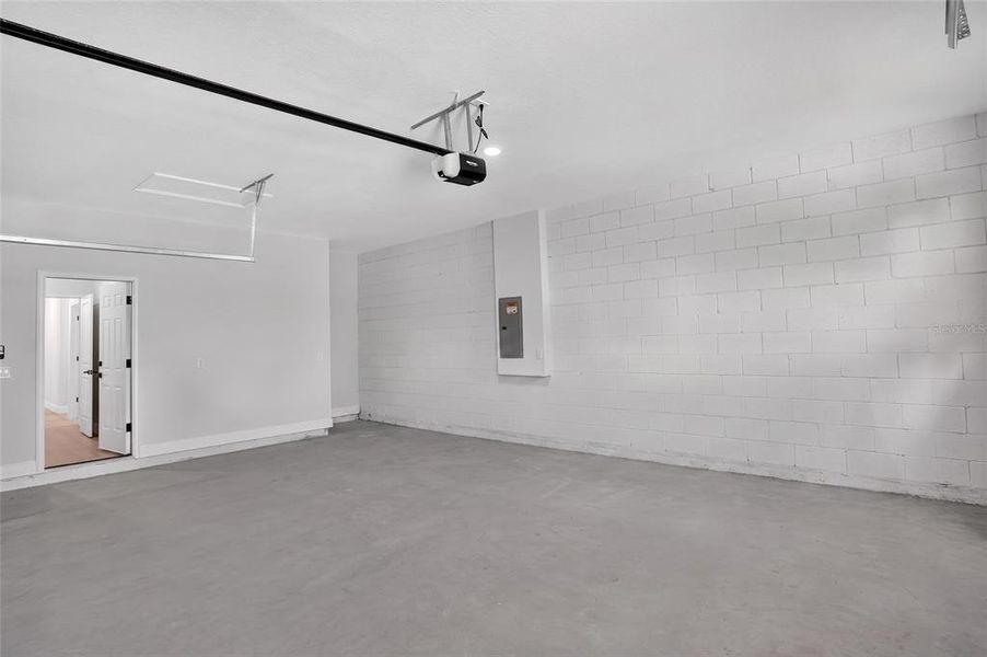 Spacious, unfurnished interior of a new home in , Homosassa (Image 35). Spacious, unfurnished interior of a new home in , Homosassa (Image 35).