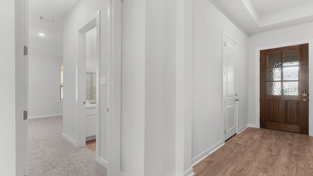 Spacious, unfurnished interior of a new home in Santa Rita Ranch, Liberty Hill (Image 31).