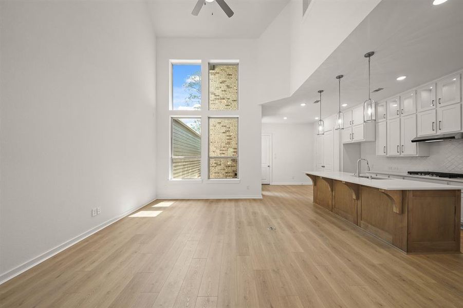 332FieldsLnASHFPM008