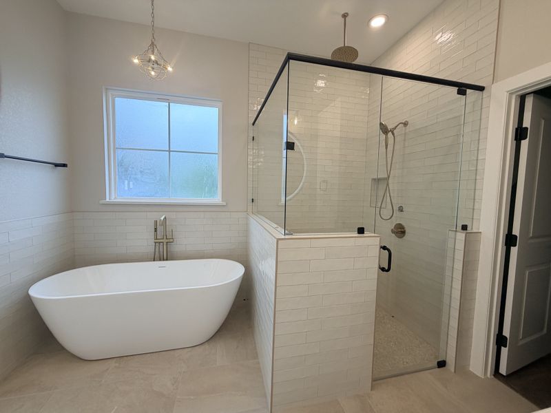 Furnished interior view inside a new home in Oak Water Ranch, Granbury (Image 16).