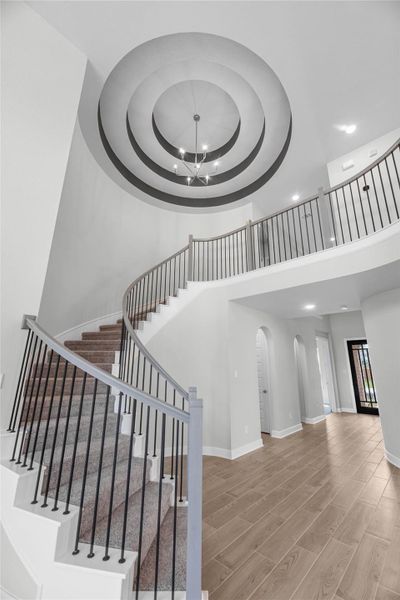 Representative image. Features, selections and colors may vary.