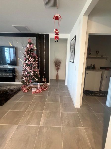 Furnished interior view inside a new home in , Haines City (Image 4).