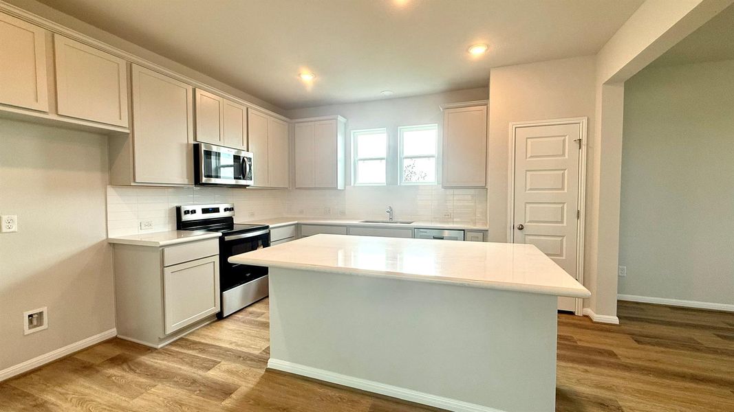 Light & Bright Open Concept Kitchen