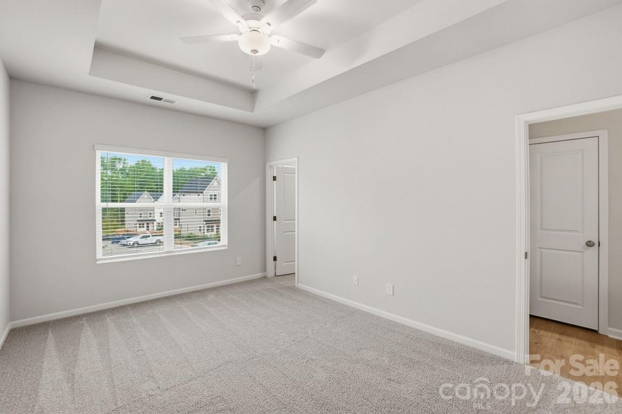 Spacious, unfurnished interior of a new home in Sloan Station, Charlotte (Image 23).