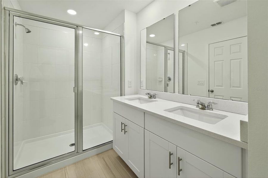 Furnished interior view inside a new home in , Orlando (Image 7).