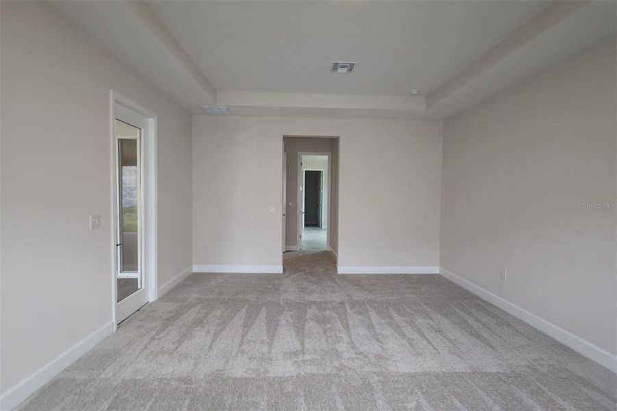 Spacious, unfurnished interior of a new home in Wolf Lake Ranch, Apopka (Image 6).