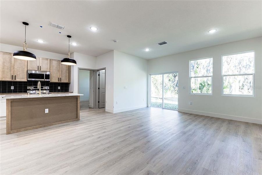 Spacious, unfurnished interior of a new home in , Deltona (Image 21).