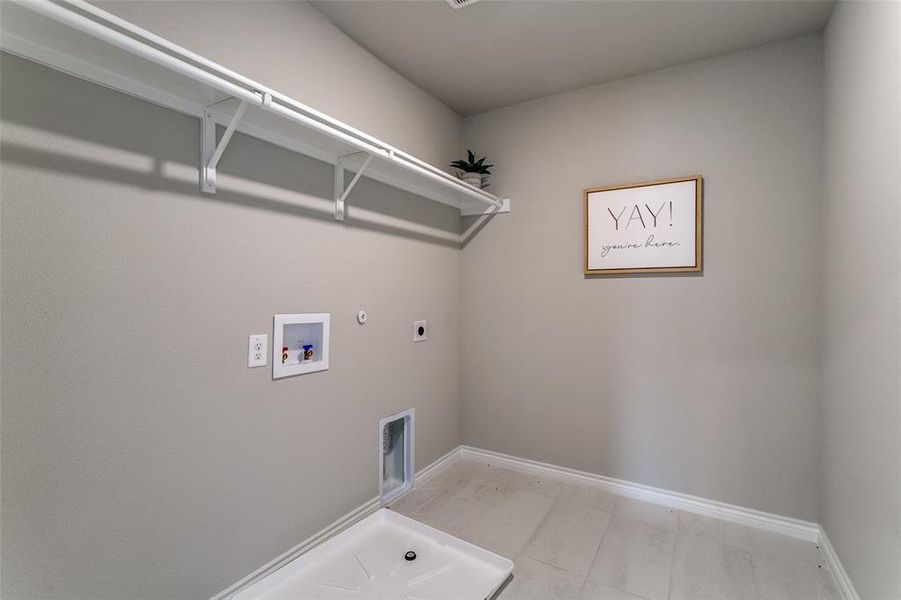 Spacious, unfurnished interior of a new home in The Preserve, Justin (Image 14).