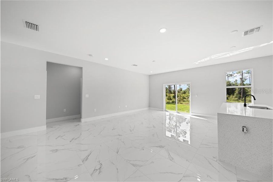 Spacious, unfurnished interior of a new home in , Lehigh Acres (Image 20).