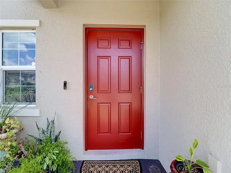 Exterior details and patio area of a home in Two Rivers, Zephyrhills (Image 3).