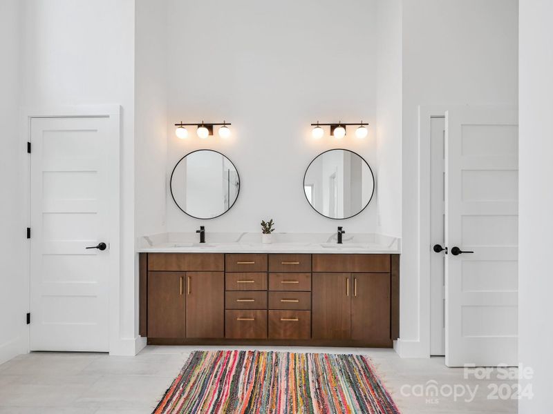 double vanity with lots of storage! double vanity with lots of storage!