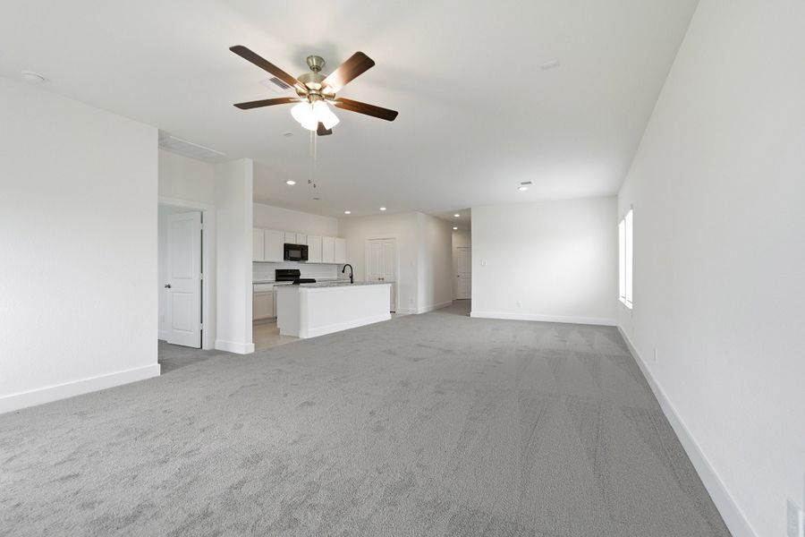 Spacious, unfurnished interior of a new home in Harvest Pointe, Needville (Image 47).