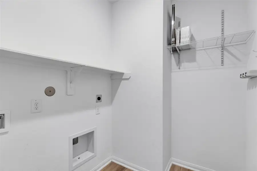 Spacious, unfurnished interior of a new home in , Tomball (Image 29). Spacious, unfurnished interior of a new home in , Tomball (Image 29).