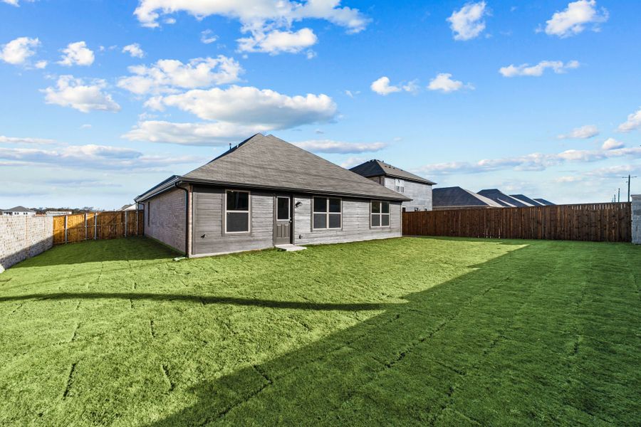 Exterior details and patio area of a home in Rolling Ridge, Van Alstyne (Image 26). Exterior details and patio area of a home in Rolling Ridge, Van Alstyne (Image 26).