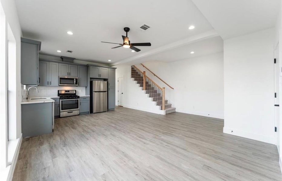 Spacious, unfurnished interior of a new home in , Beasley (Image 16).