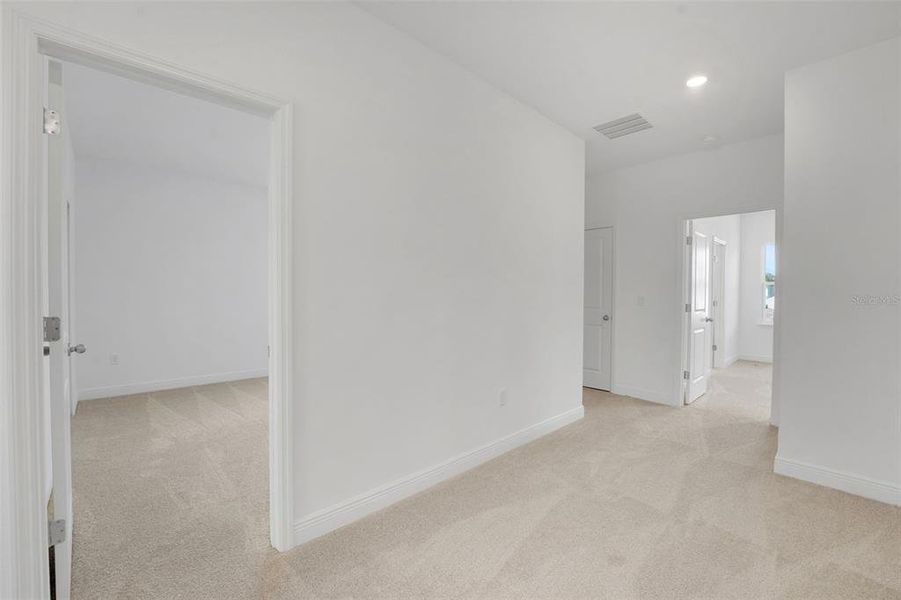 Spacious, unfurnished interior of a new home in Crossroads at Kelly Park, Apopka (Image 34).
