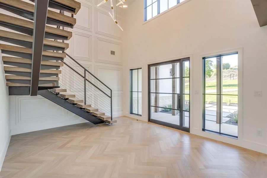 Spacious, unfurnished interior of a new home in , Aledo (Image 19).