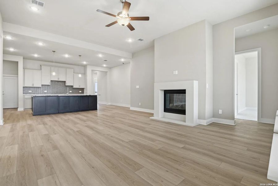 Spacious, unfurnished interior of a new home in Haby Hill 60s, San Antonio (Image 8). Spacious, unfurnished interior of a new home in Haby Hill 60s, San Antonio (Image 8).
