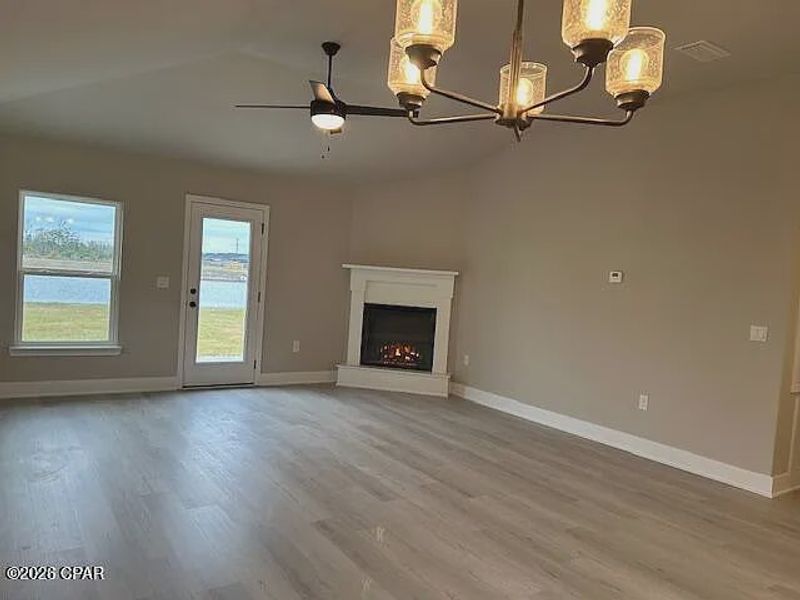 Spacious, unfurnished interior of a new home in College Station, Panama City (Image 5).