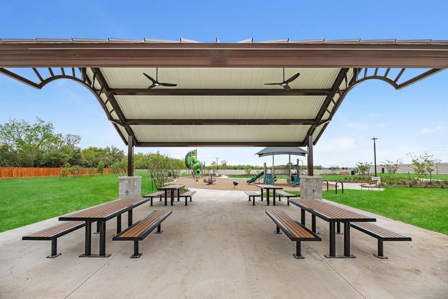 Community amenities in Alexander, Pearland (Image 9).