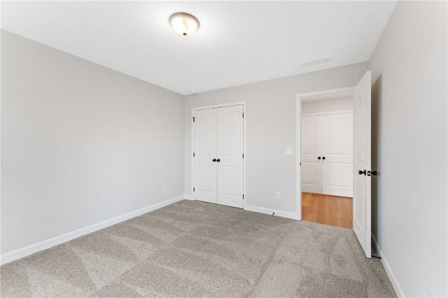 Spacious, unfurnished interior of a new home in Cherokee Township, Acworth (Image 26).