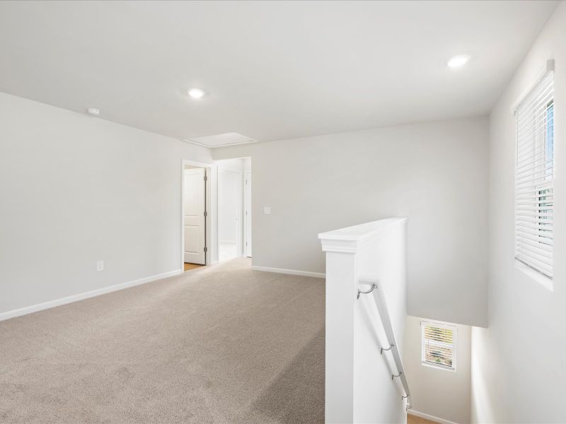 Spacious, unfurnished interior of a new home in Pleasant Brook, Piedmont (Image 15).