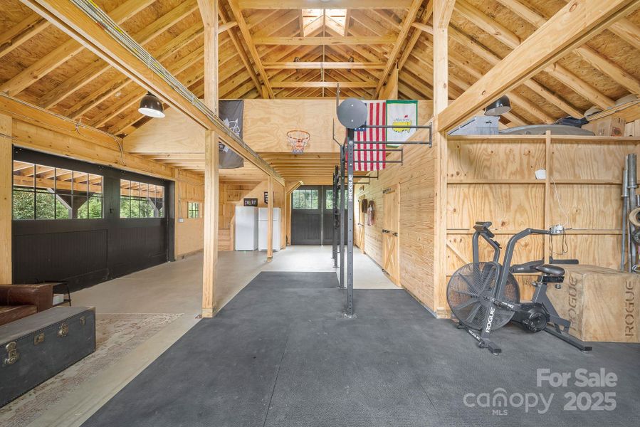 Spacious, unfurnished interior of a new home in , Hendersonville (Image 19).