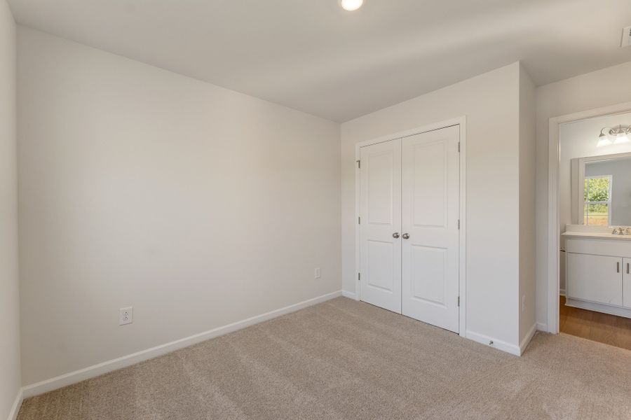 Spacious, unfurnished interior of a new home in Evergreen, Spartanburg (Image 12).