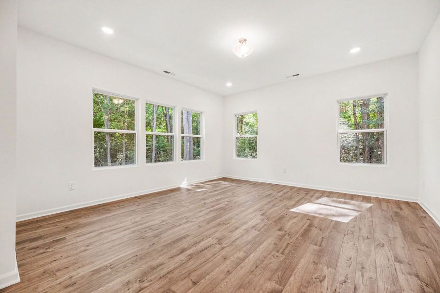 Spacious, unfurnished interior of a new home in Lake Royale, Louisburg (Image 14).