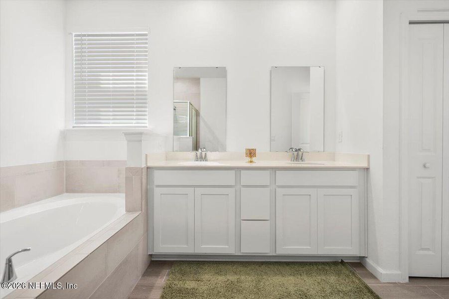 Furnished interior view inside a new home in Seaton Creek, Jacksonville (Image 29).