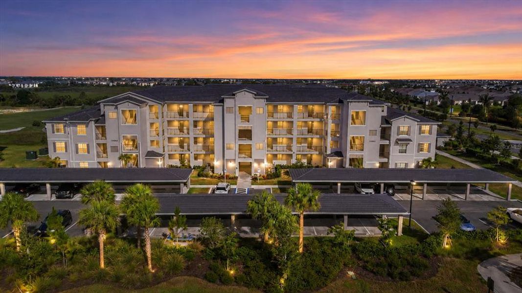 Condo located in Venice, FL showcasing its design and architecture (Image 3). Condo located in Venice, FL showcasing its design and architecture (Image 3).
