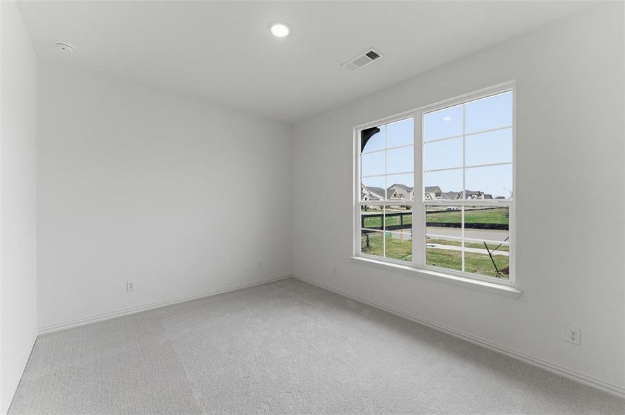 Spacious, unfurnished interior of a new home in Covenant Park, Springtown (Image 12).